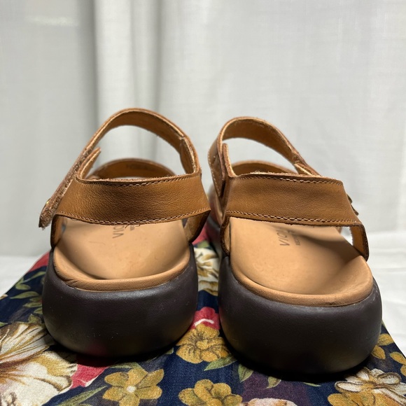 Vionic awaken RX tan NWOB - 6 - Picture 6 of 13